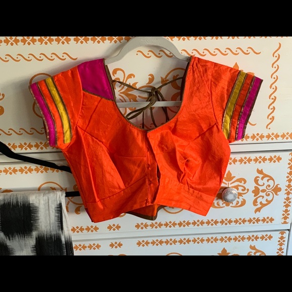 Saree & Stitched blouse - Picture 4 of 6